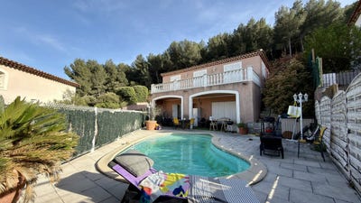 /international/fr/la-penne-sur-huveaune-provence-alpes-cote-d-azur-310108632238/