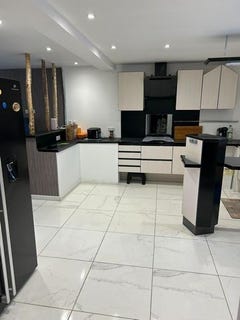 /international/fr/peyrouse-midi-pyrenees-310119954758/