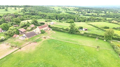 /international/fr/vallon-en-sully-auvergne-310098711263/?lang=zh-cn