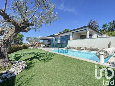 /international/fr/corneilhan-languedoc-roussillon-310104618451/