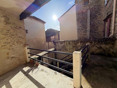 /international/fr/saint-marcel-de-careiret-languedoc-roussillon-310105823239/