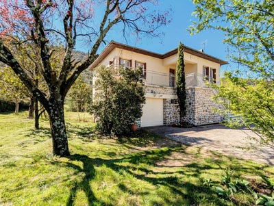 /international/fr/la-tour-sur-orb-languedoc-roussillon-310104596961/