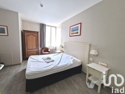/international/fr/chateaugiron-brittany-310098816208/