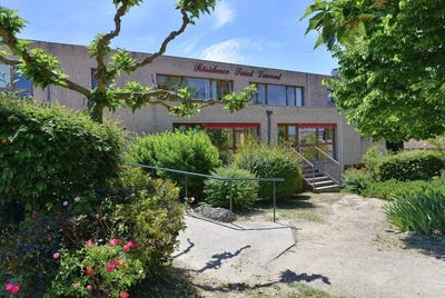 /international/fr/barjac-midi-pyrenees-310098878007/