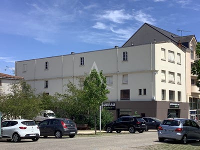 /international/fr/fontenay-le-comte-pays-de-la-loire-310108860460/