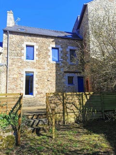 /international/fr/guingamp-brittany-310104427155/