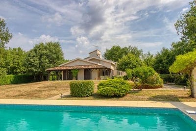 /international/fr/cordes-sur-ciel-midi-pyrenees-310101386159/?lang=fr