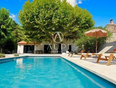 /international/fr/maillane-provence-alpes-cote-d-azur-310119359541/