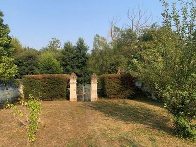 /international/fr/loches-centre-val-de-loire-310108972427/