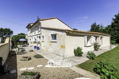 /international/fr/villegouge-aquitaine-310107702856/