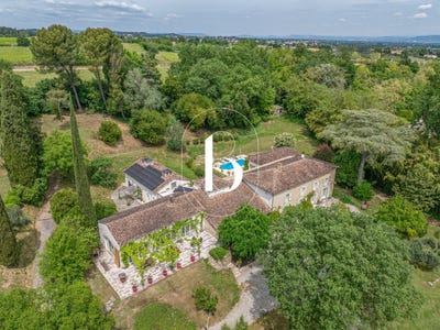 /international/fr/aigueze-languedoc-roussillon-310108865027/?lang=th
