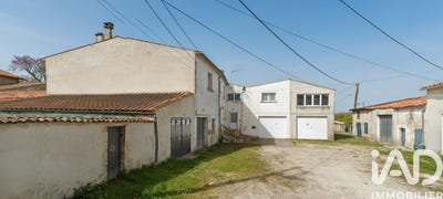 /international/fr/saint-jean-d-angely-charente-310103683636/