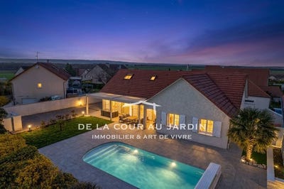 /international/fr/savouges-burgundy-310106799529/