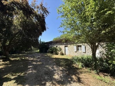 /international/fr/saint-coutant-charente-310101389906/?lang=en