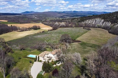 /international/fr/aix-en-provence-provence-alpes-cote-d-azur-310095623952/