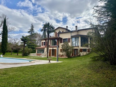/international/fr/auch-midi-pyrenees-310107429898/
