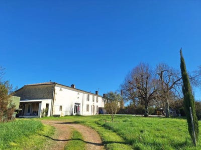 /international/fr/saint-felix-de-foncaude-aquitaine-310107966533/
