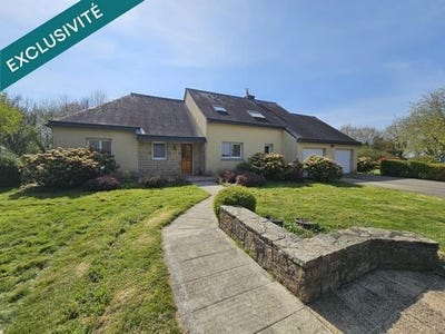 /international/fr/la-trinite-porhoet-brittany-310107977249/