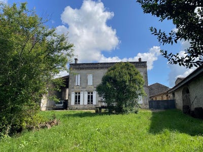/international/fr/saint-emilion-aquitaine-310100889881/?lang=en