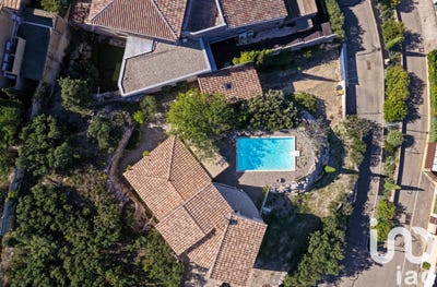 /international/fr/villeneuve-les-avignon-languedoc-roussillon-310108401095/