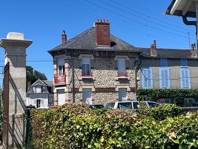 /international/fr/bourges-centre-val-de-loire-310106067895/