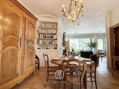 /international/fr/saint-nectaire-auvergne-310100360950/