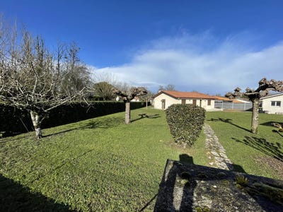 /international/fr/ayguemorte-les-graves-aquitaine-310105083376/