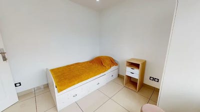/international/fr/avenue-viviani-venissieux-rhone-310104246483/