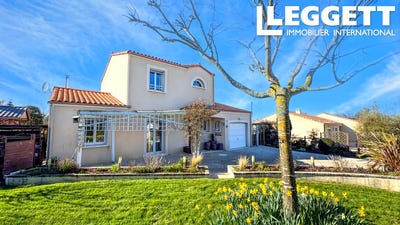 /international/fr/saint-maurice-le-girard-pays-de-la-loire-310106065624/