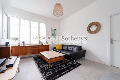 /international/fr/la-rochelle-franche-comte-310108329547/