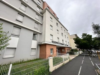 /international/fr/clermont-ferrand-auvergne-120094573949/