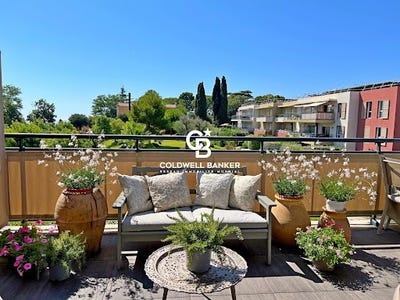 /international/fr/nice-provence-alpes-cote-d-azur-310101077796/?lang=en