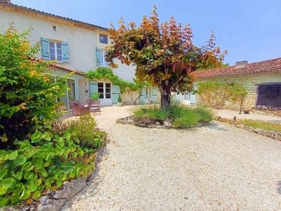 /international/fr/aubeterre-sur-dronne-charente-310101386993/?lang=fr