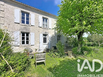 /international/fr/la-greve-sur-mignon-charente-310108057074/