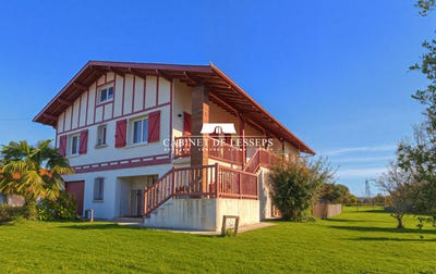 /international/fr/ustaritz-aquitaine-310106158232/