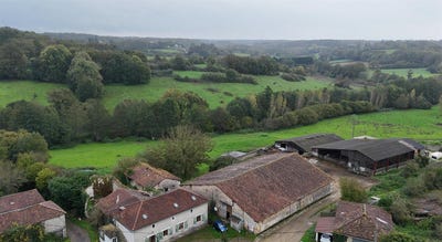 /international/fr/ambernac-charente-120095885328/