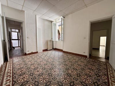 /international/fr/nimes-languedoc-roussillon-310109650203/