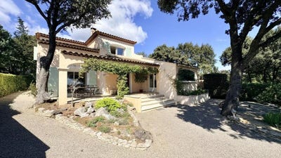 /international/fr/rochefort-du-gard-languedoc-roussillon-310107498665/