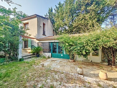 /international/fr/villeneuve-les-avignon-languedoc-roussillon-310100601842/