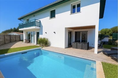 /international/fr/guethary-aquitaine-310106627857/