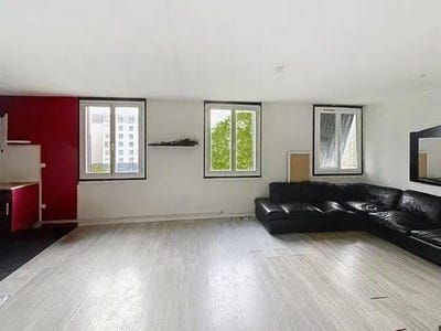 /international/fr/stains-ile-de-france-310106996164/