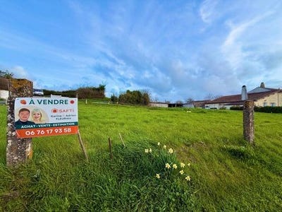 /international/fr/saint-michel-le-cloucq-pays-de-la-loire-310103246678/