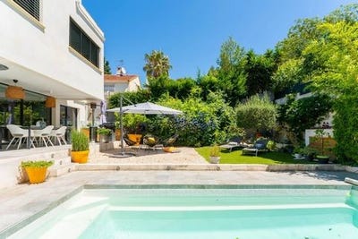 /international/fr/marseille-provence-alpes-cote-d-azur-310108375294/