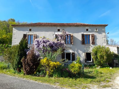 /international/fr/montcuq-en-quercy-blanc-midi-pyrenees-310101284200/