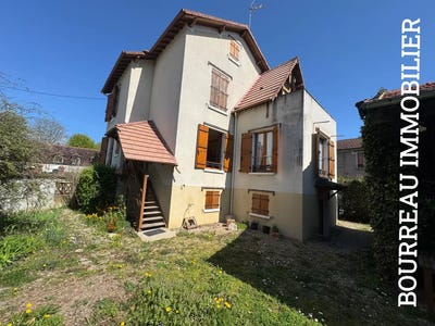 /international/fr/joigny-burgundy-310098892552/