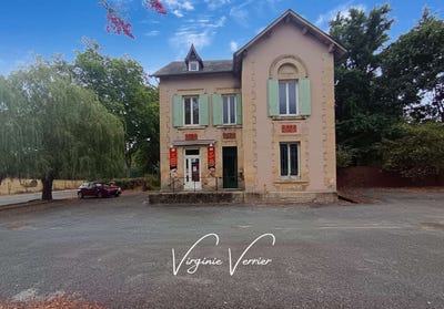 /international/fr/hautefort-aquitaine-310109761505/