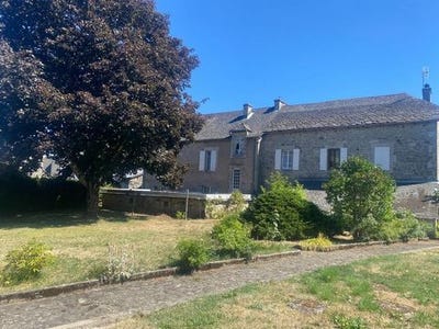 /international/fr/menet-auvergne-310119458626/