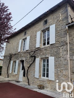 /international/fr/saint-coutant-charente-310101877698/