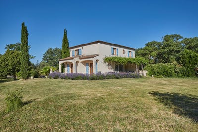 /international/fr/vernegues-provence-alpes-cote-d-azur-310109111802/