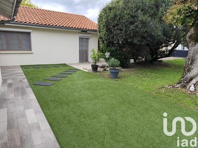 /international/fr/lesparre-medoc-aquitaine-310102553260/